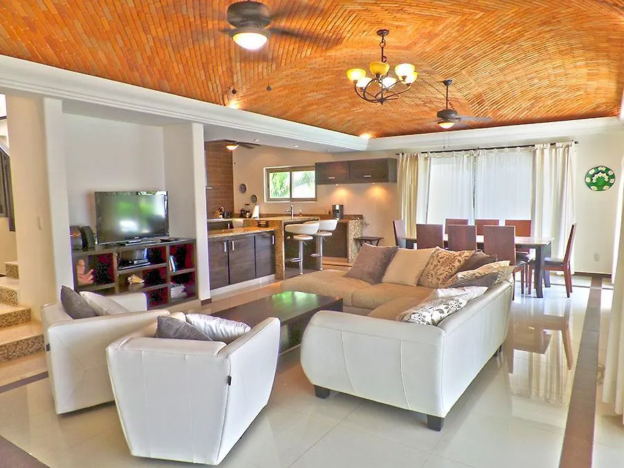 Lich Naj Luxury Villa 신데 델 카르멘